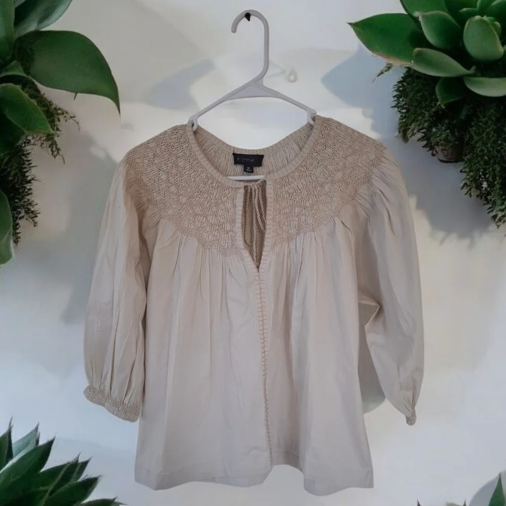 Evereve Smocked Bodice Boho Top Size Medium NWOT - Picture 1 of 11